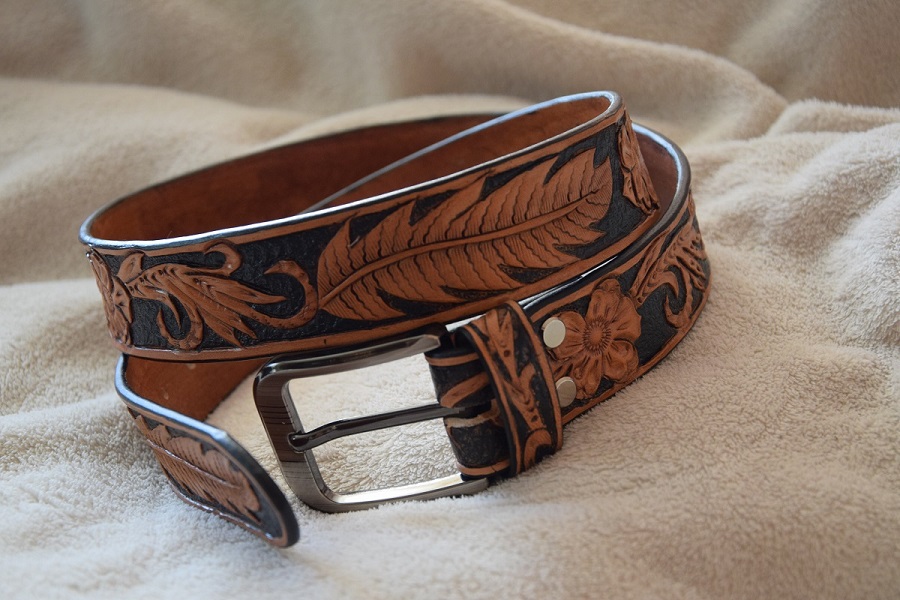 Kožený opasek s pírkem - western, š: 4 cm
